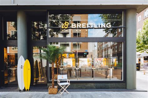 Breitling opens boutique on the Meent 